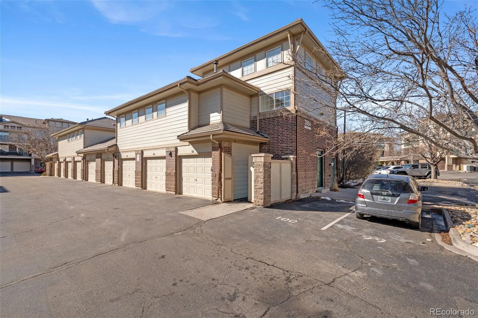 3884 S Dallas Circle #202 Aurora CO 80014 MLS #REC4642193 05022026200808 1600 27