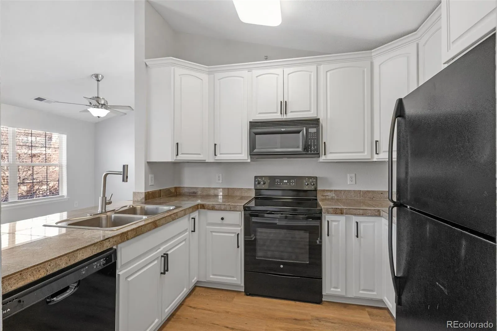 3884 S Dallas Circle #202 Aurora CO 80014 MLS #REC4642193 05022026200808 1600 6