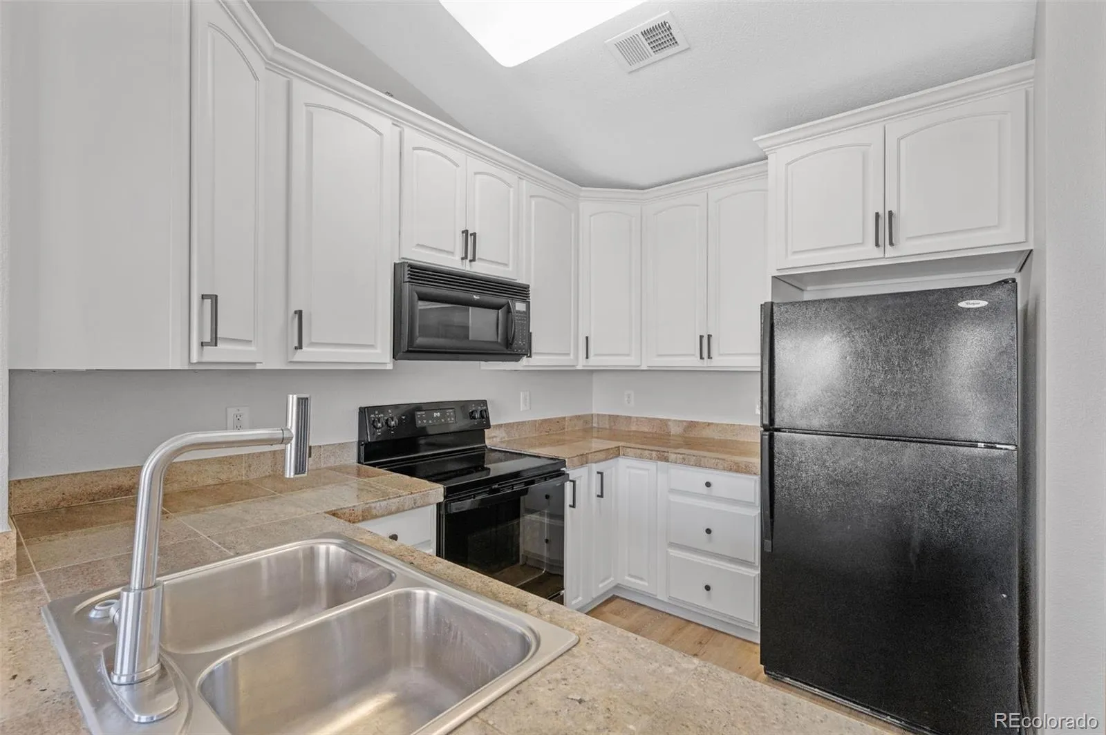 3884 S Dallas Circle #202 Aurora CO 80014 MLS #REC4642193 05022026200808 1600 8