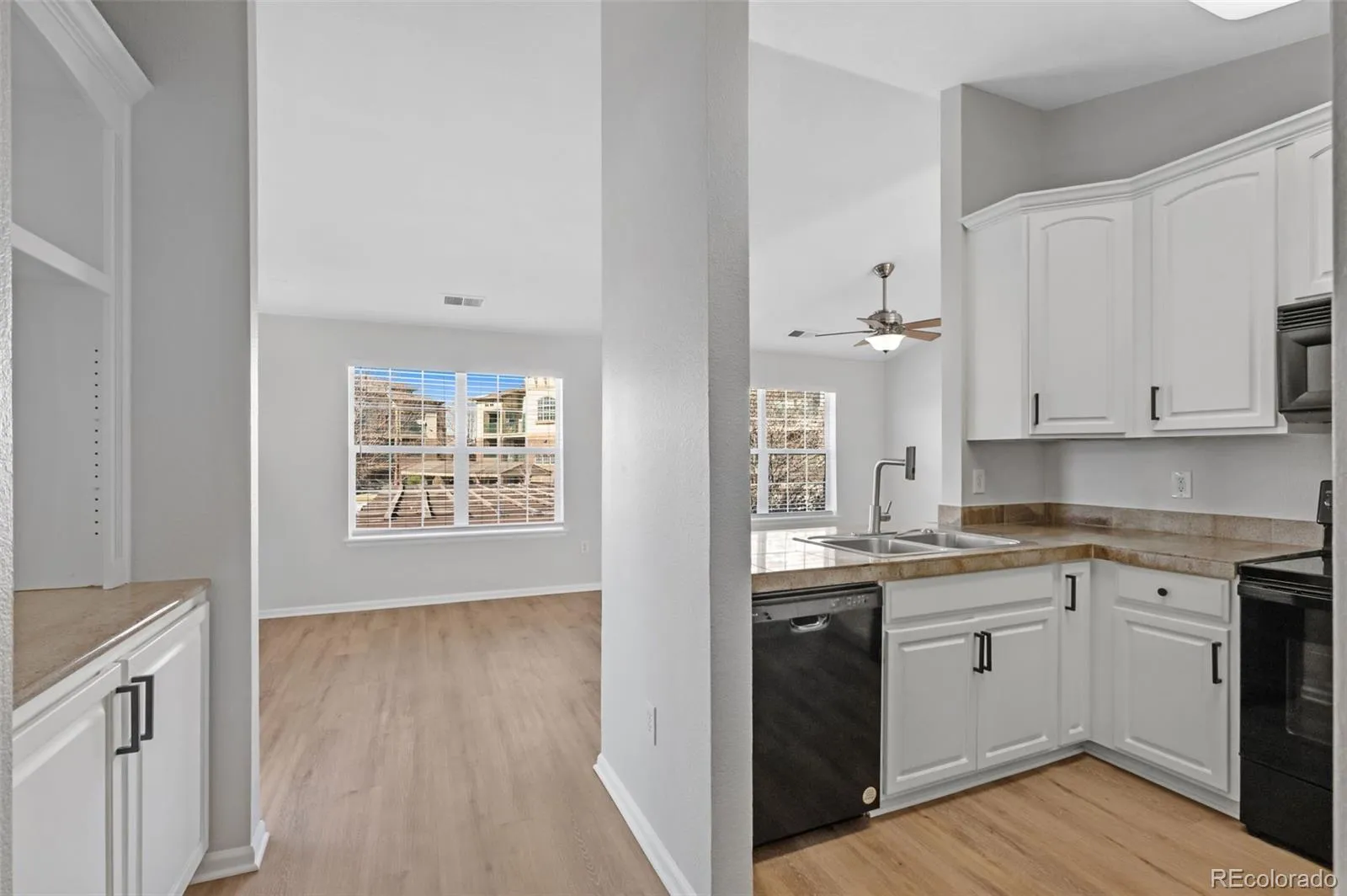 3884 S Dallas Circle #202 Aurora CO 80014 MLS #REC4642193 05022026200808 1600 9