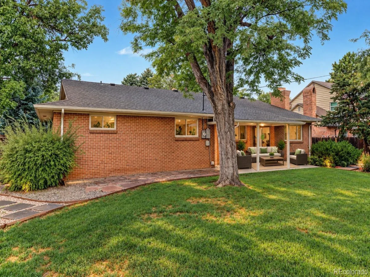 336 Oakland Street Aurora CO 80010 | MLS #REC4644733 09242026225207 1200 27