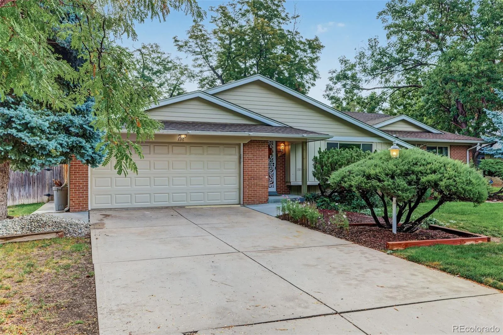 336 Oakland Street Aurora CO 80010 | MLS #REC4644733 09242026225207 1600 1