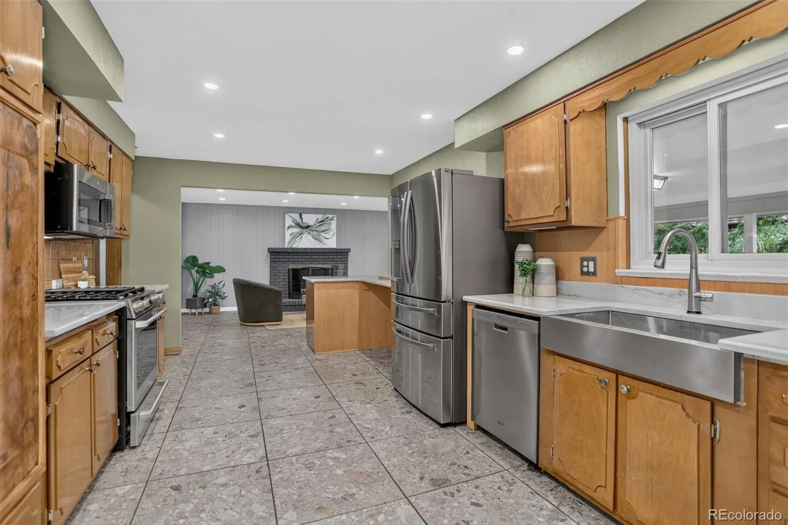 336 Oakland Street Aurora CO 80010 | MLS #REC4644733 09242026225207 1600 10