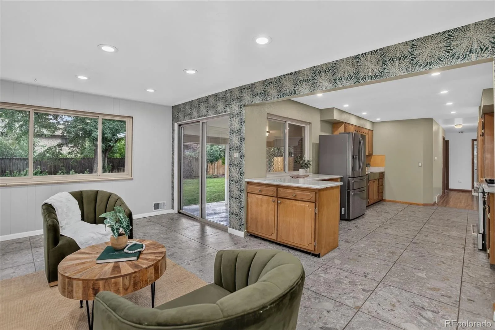 336 Oakland Street Aurora CO 80010 | MLS #REC4644733 09242026225207 1600 14