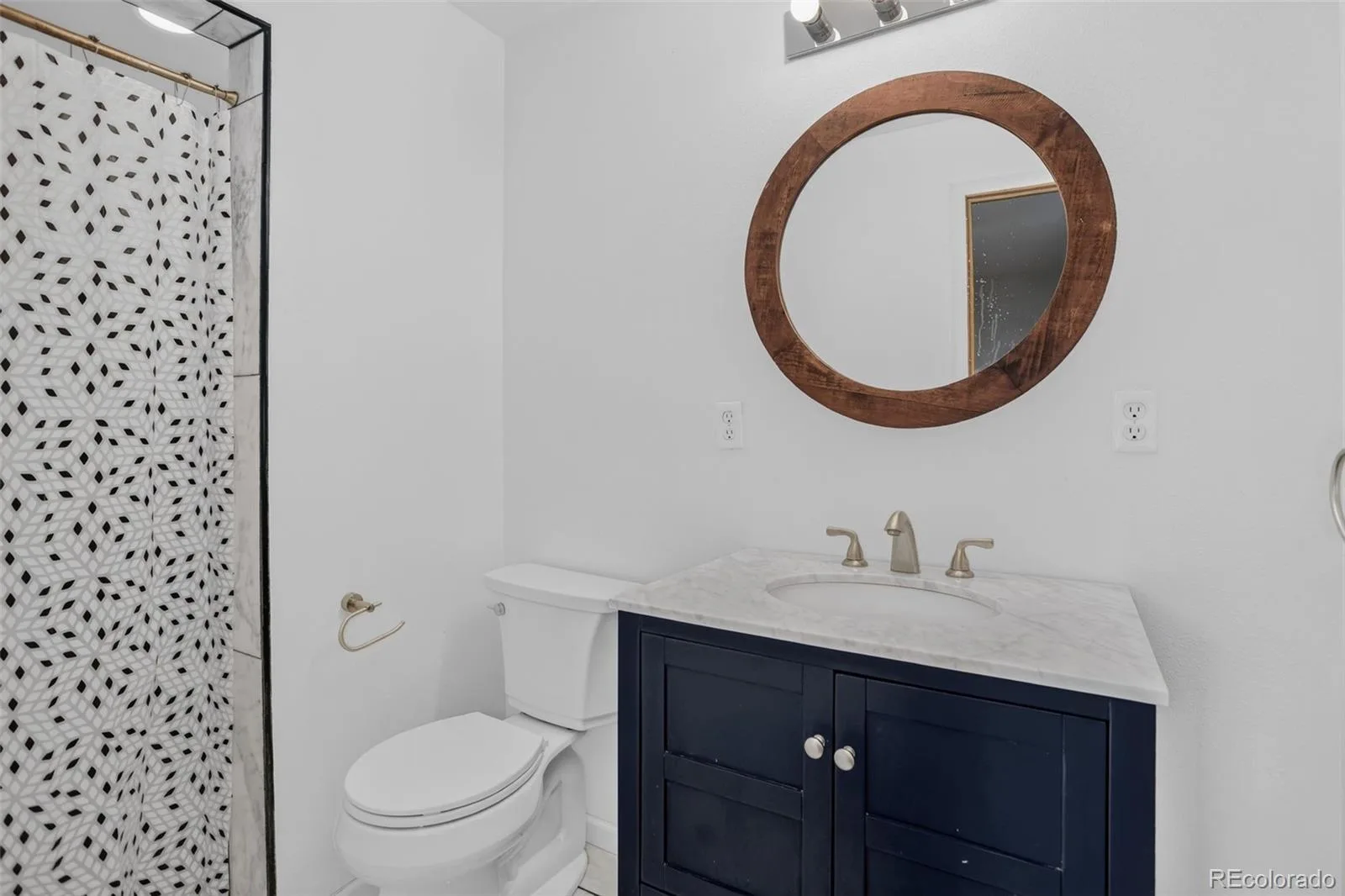 336 Oakland Street Aurora CO 80010 | MLS #REC4644733 09242026225207 1600 18