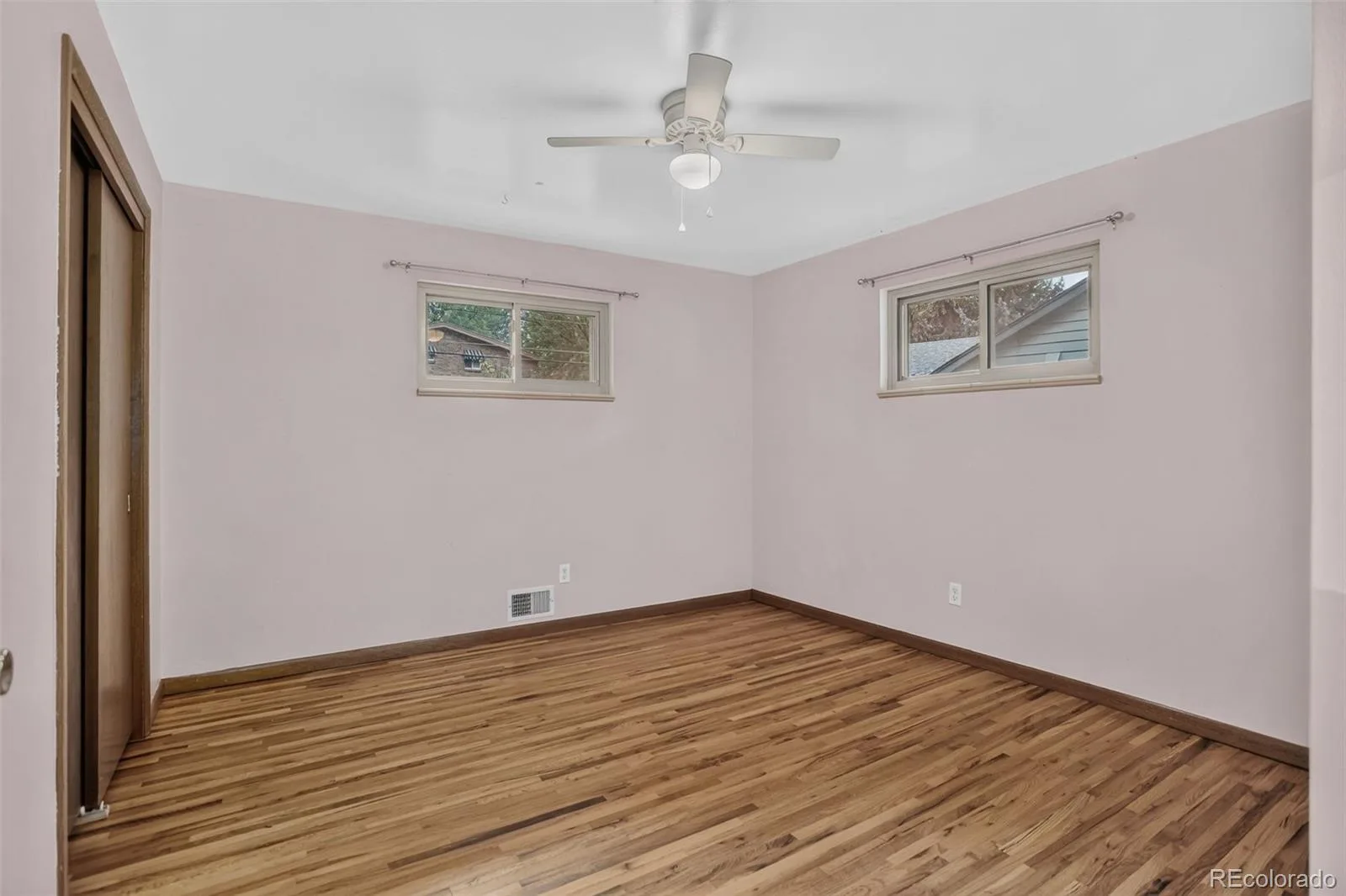 336 Oakland Street Aurora CO 80010 | MLS #REC4644733 09242026225207 1600 19