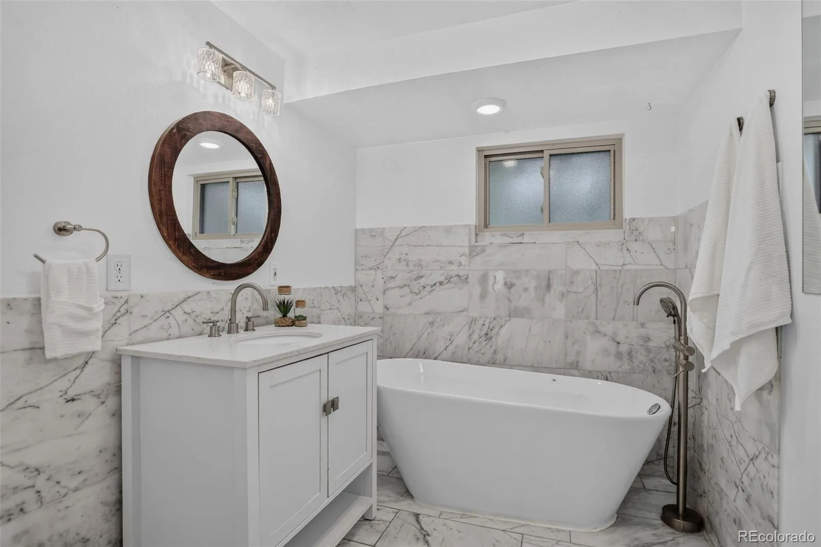336 Oakland Street Aurora CO 80010 | MLS #REC4644733 09242026225207 1600 21