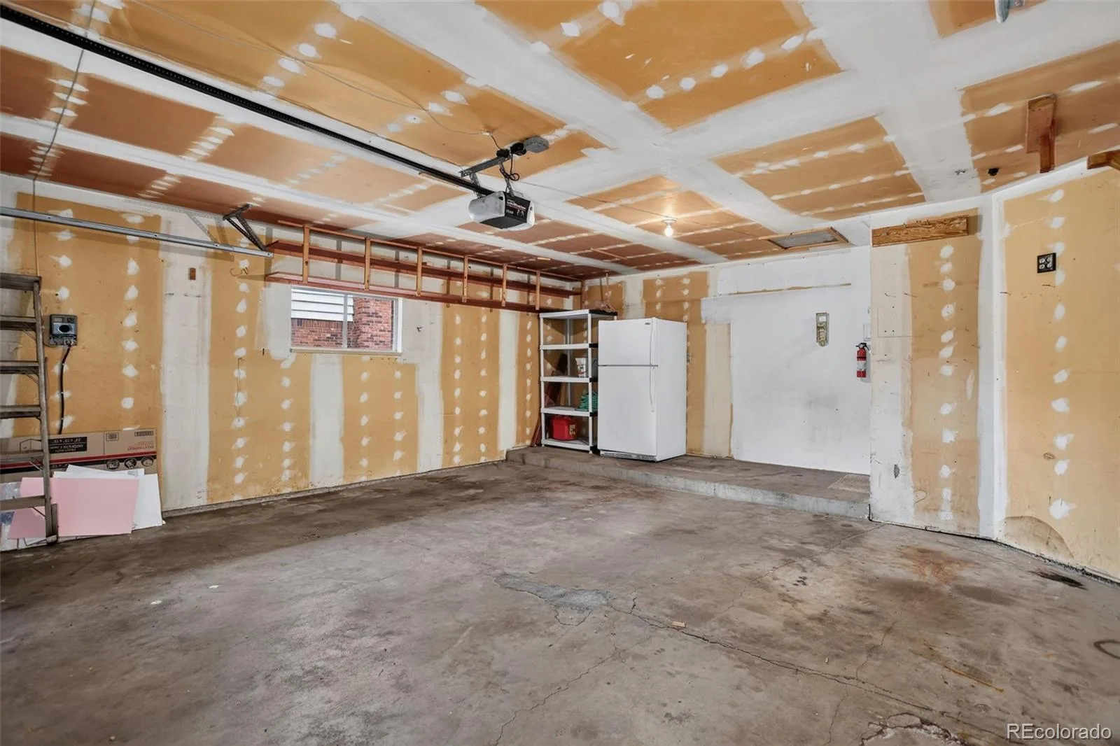 336 Oakland Street Aurora CO 80010 | MLS #REC4644733 09242026225207 1600 33