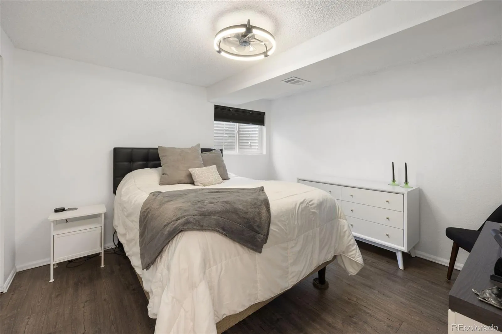 04102026152405 1600 19