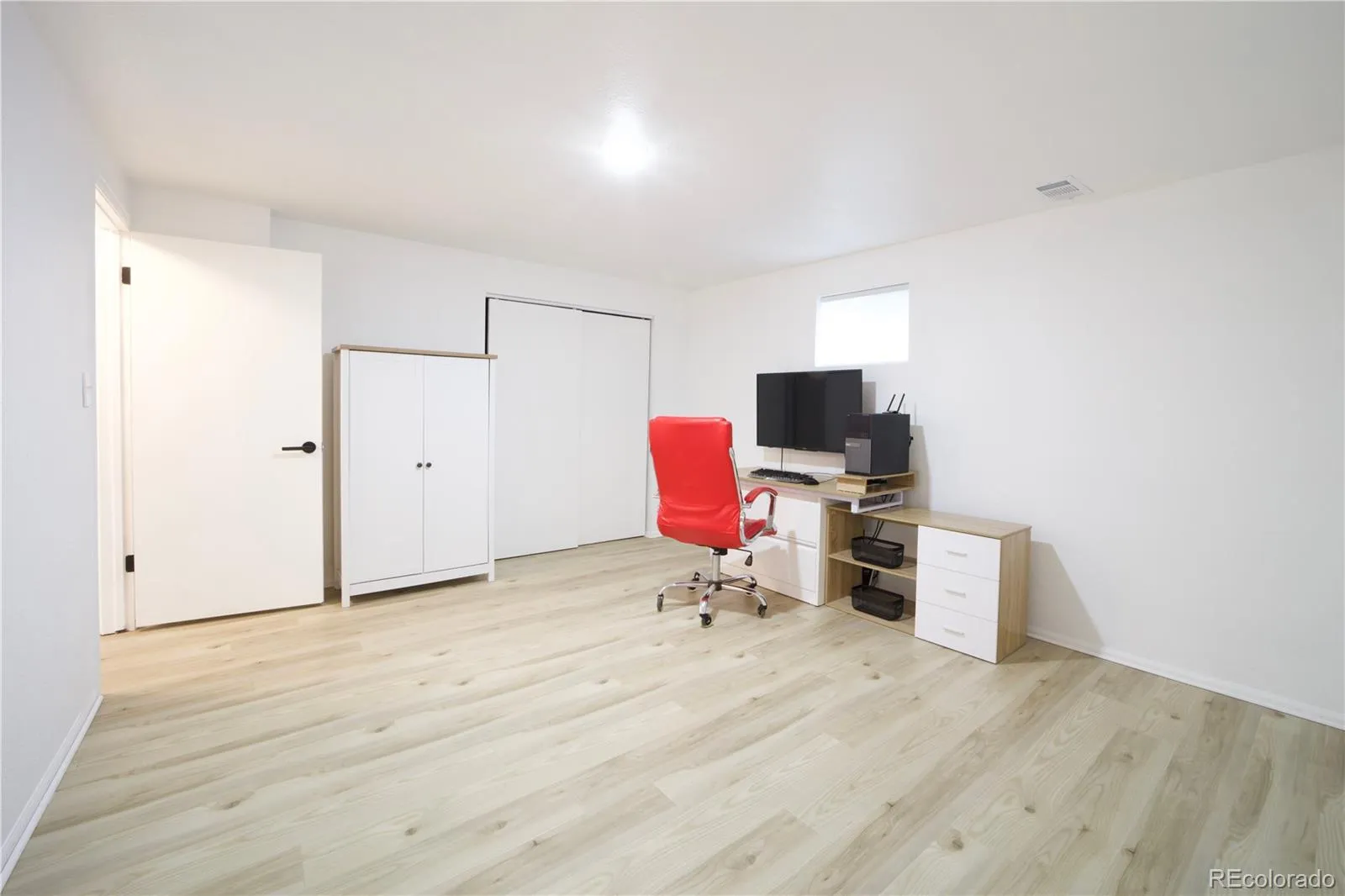 04102026152405 1600 24