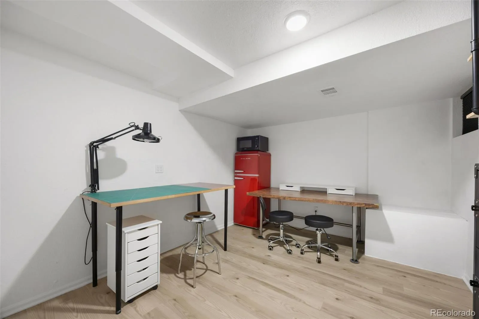 04102026152405 1600 25