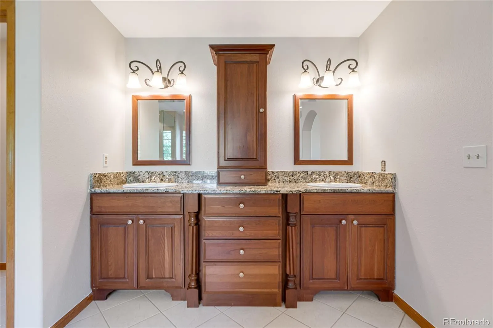 5449 S Idalia Way Centennial CO 80015 MLS #REC4645478 05242026052320 1600 29