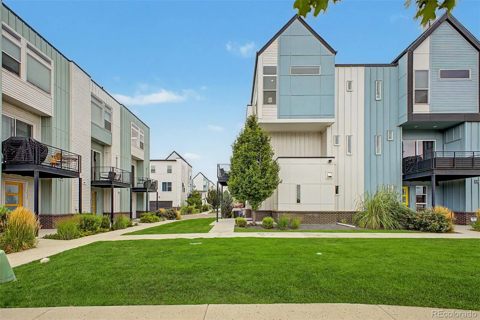 1661 W 67th Circle Denver CO 80221 | MLS #REC4658655 08272026182414 1600 38