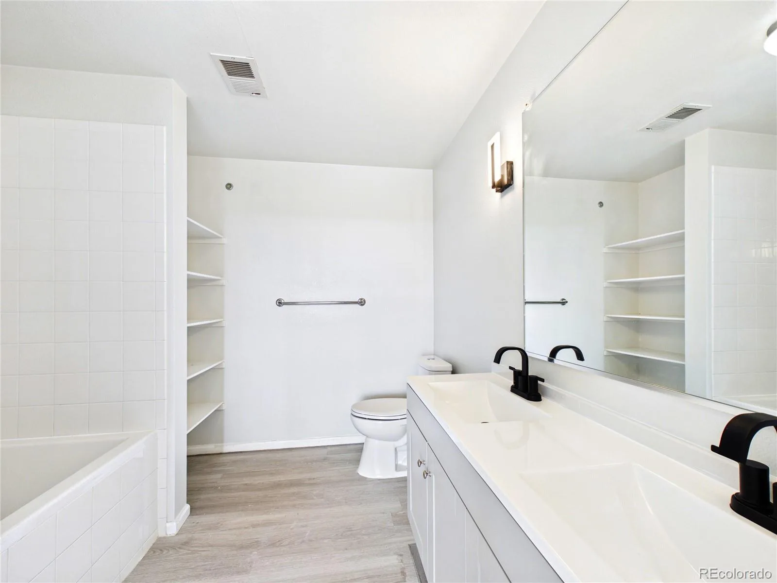 3890 S Dayton Street #107 Aurora CO 80014 | MLS #REC4659812 08192026145616 1600 29