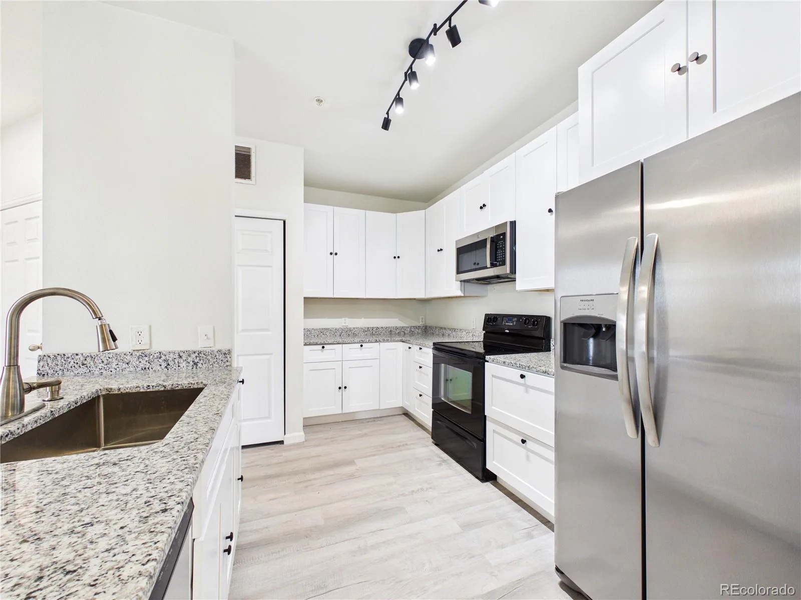 3890 S Dayton Street #107 Aurora CO 80014 | MLS #REC4659812 08192026145616 1600 9