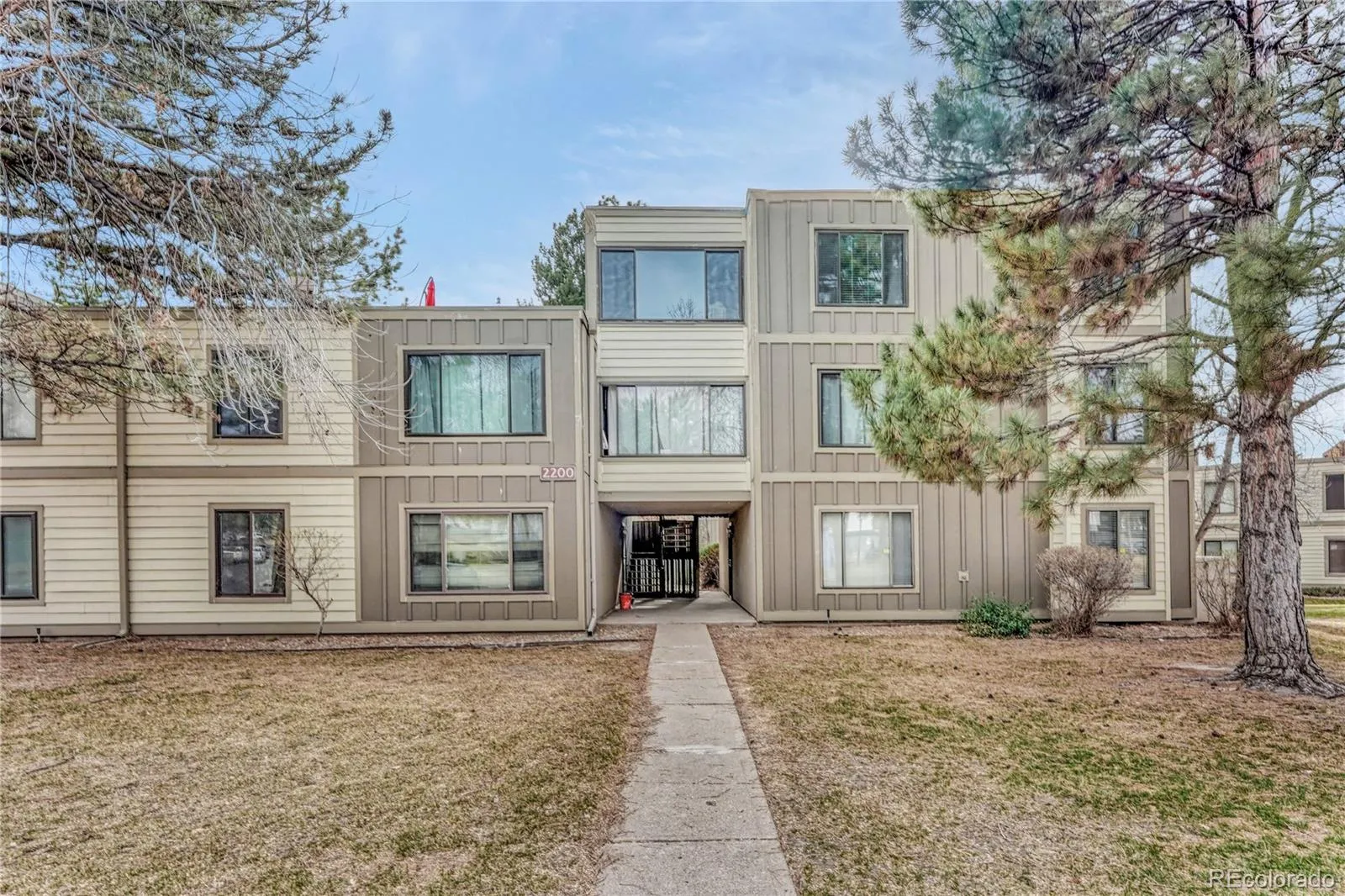 2525 S Dayton Way #2209 #2200 Denver CO 80231 MLS #REC4660563 04252026230358 1600 0