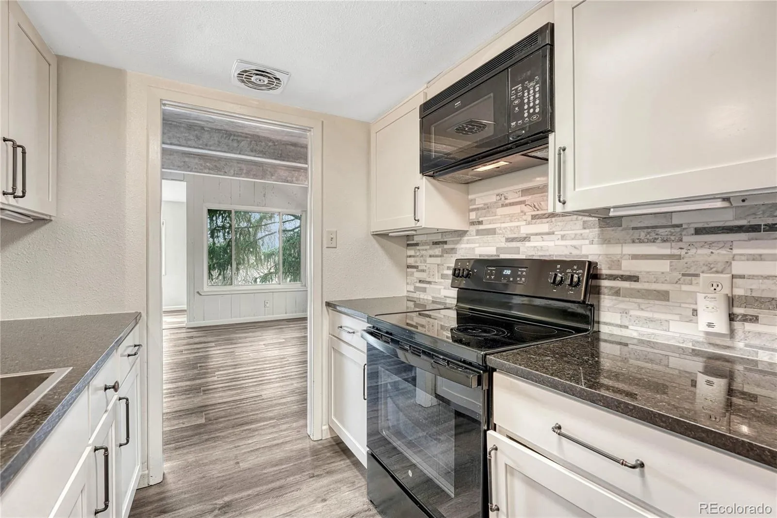 2525 S Dayton Way #2209 #2200 Denver CO 80231 MLS #REC4660563 04252026230358 1600 16