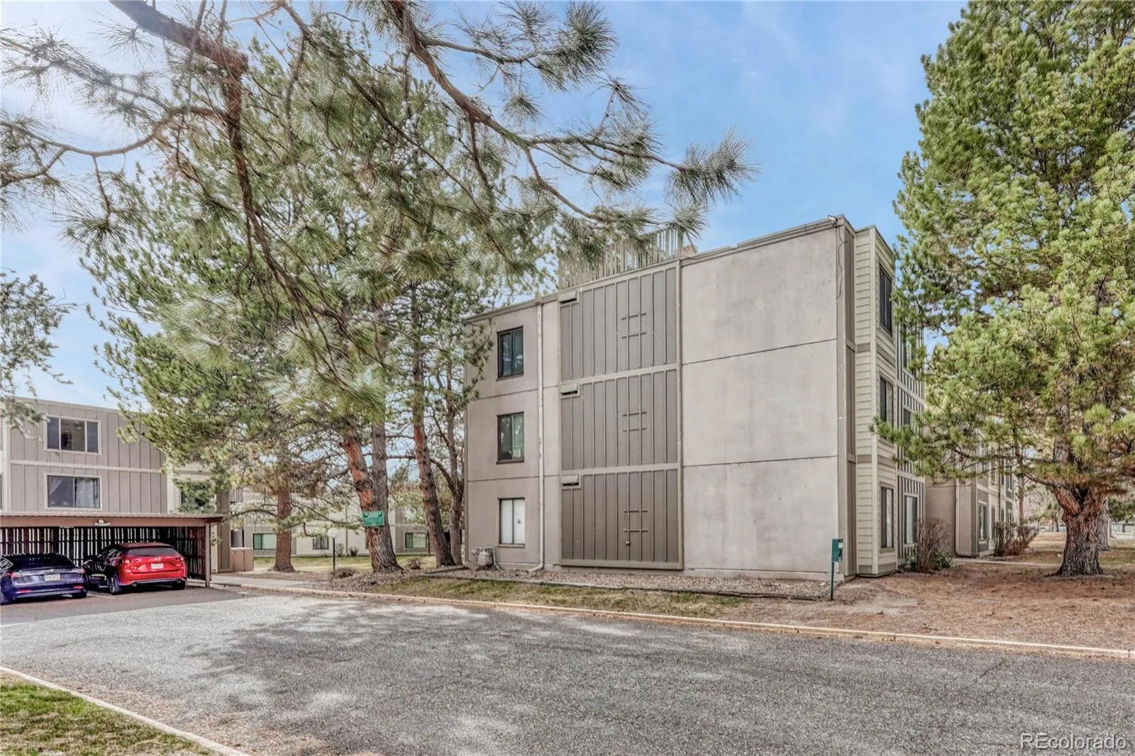 2525 S Dayton Way #2209 #2200 Denver CO 80231 MLS #REC4660563 04252026230358 1600 36