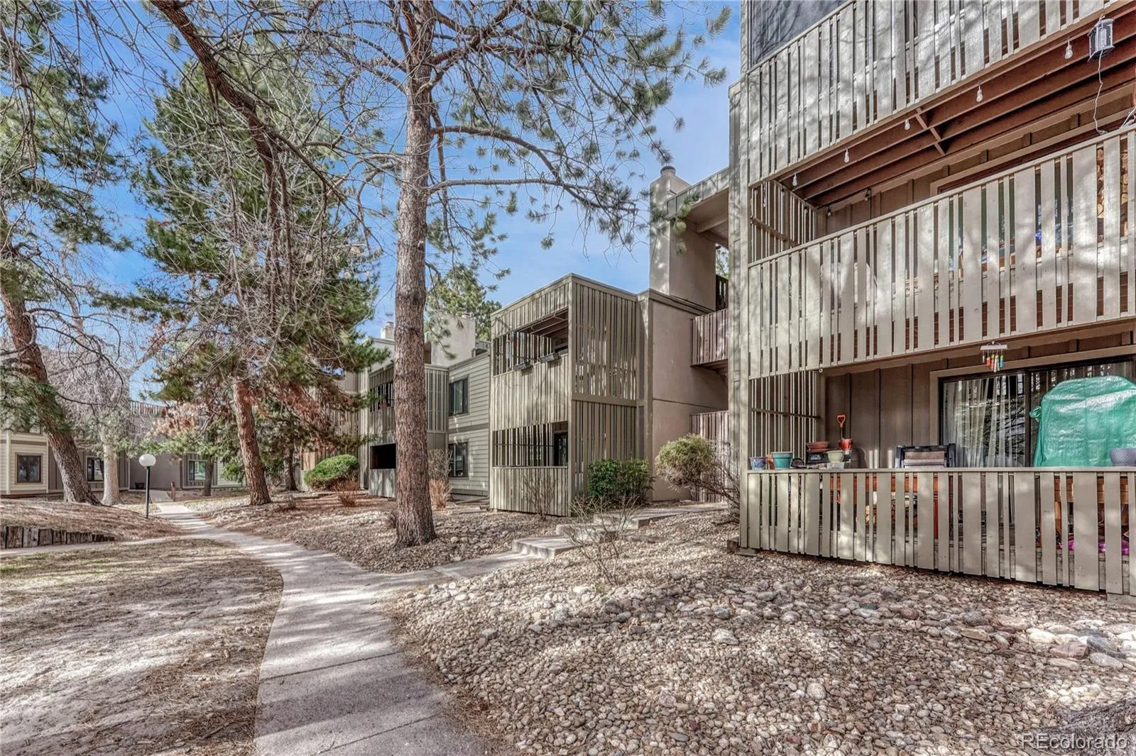 2525 S Dayton Way #2209 #2200 Denver CO 80231 MLS #REC4660563 04252026230358 1600 37