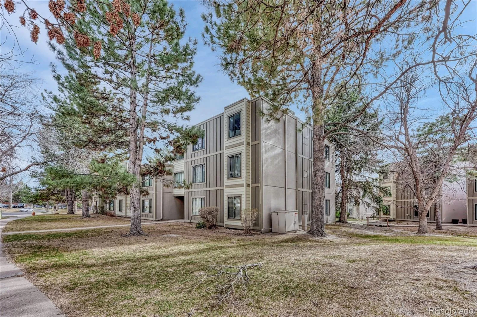 2525 S Dayton Way #2209 #2200 Denver CO 80231 MLS #REC4660563 04252026230358 1600 40