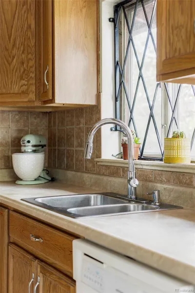 04162026234202 800 7