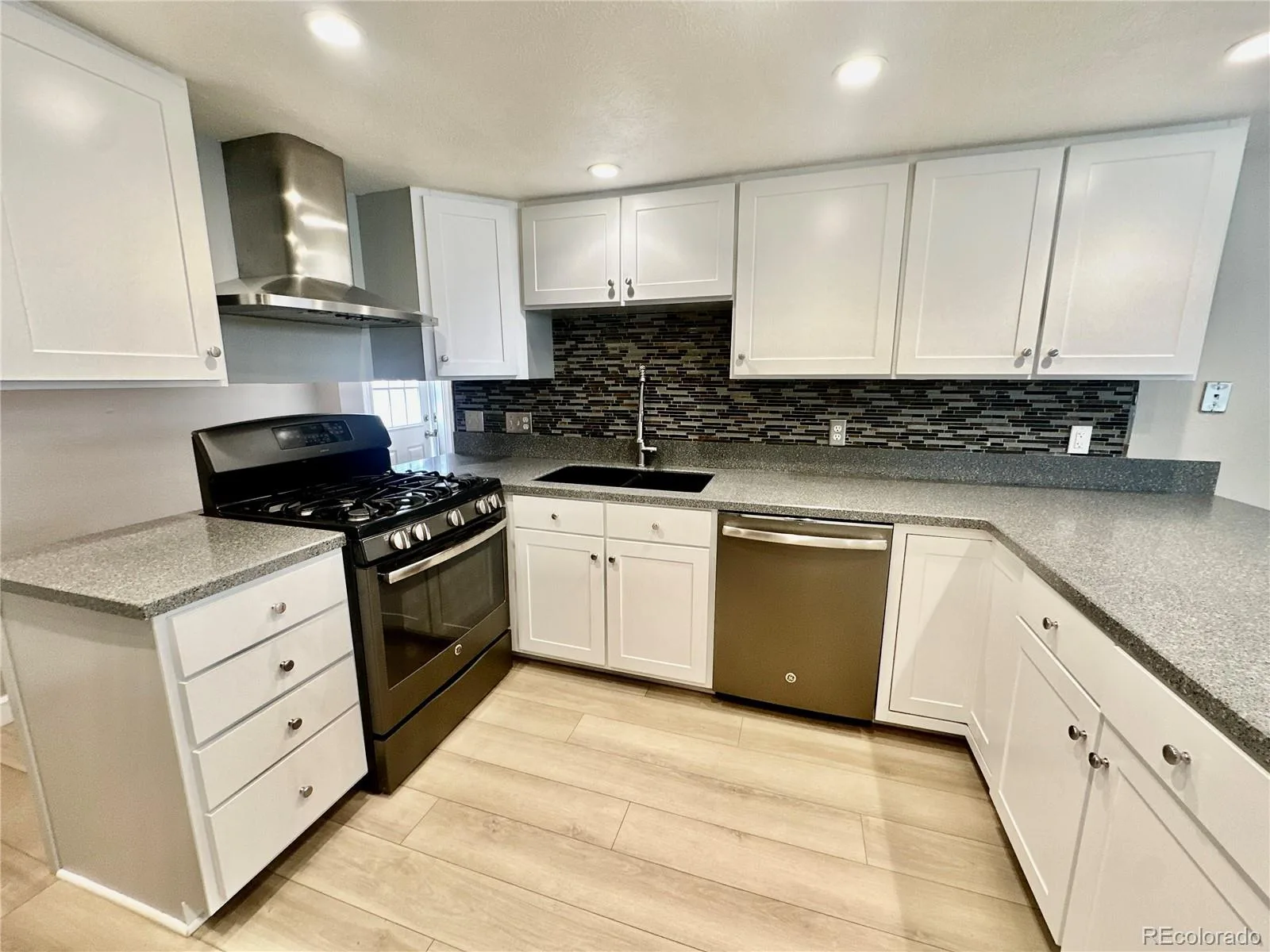 7629 S Monaco Way Centennial CO 80112 | MLS #REC4662197 08262026225245 1600 16