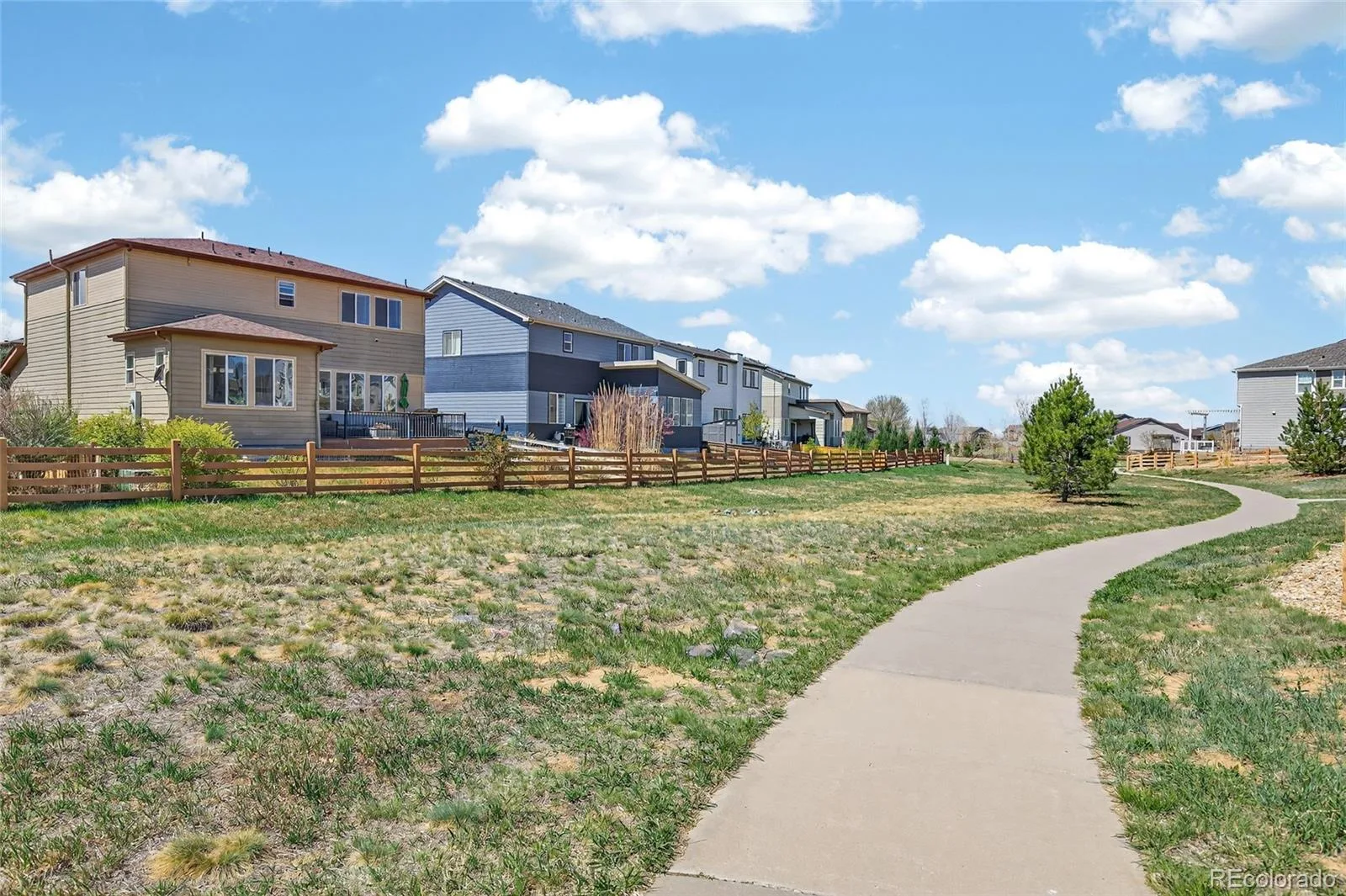 10826 Truckee Circle Commerce City CO 80022 | MLS #REC4662289 08022026001713 1600 37