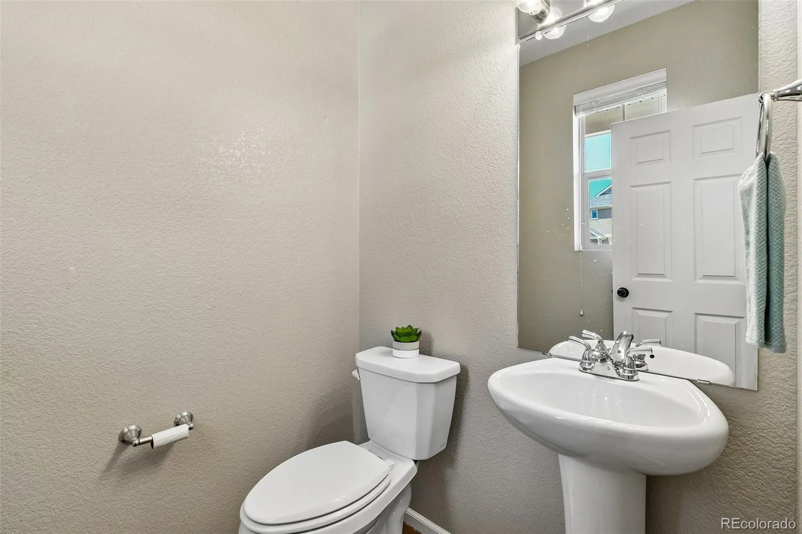 17778 E 44th Avenue Denver CO 80249 MLS #REC4662418 05182026175807 1600 11