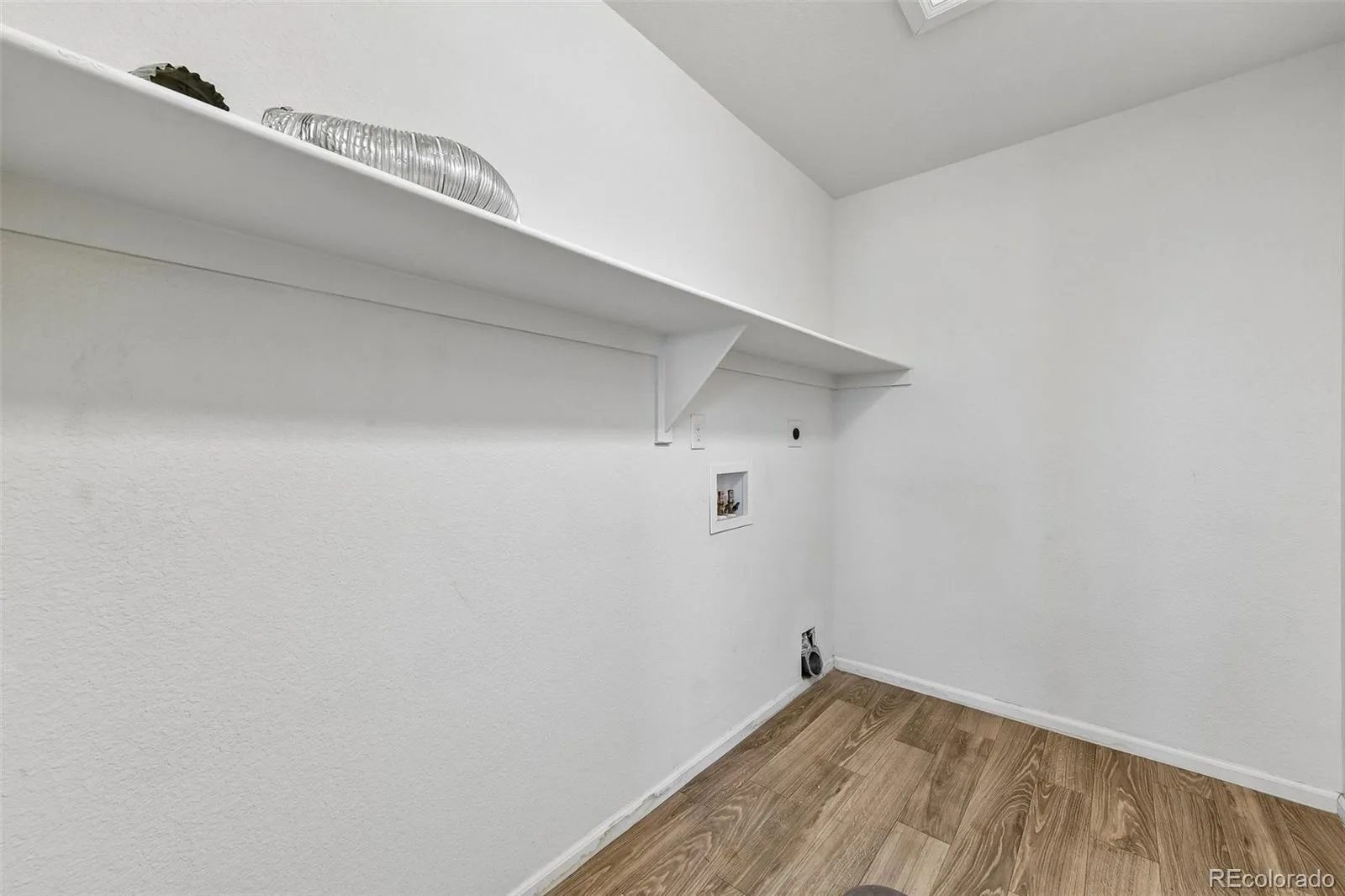 17778 E 44th Avenue Denver CO 80249 MLS #REC4662418 05182026175807 1600 23