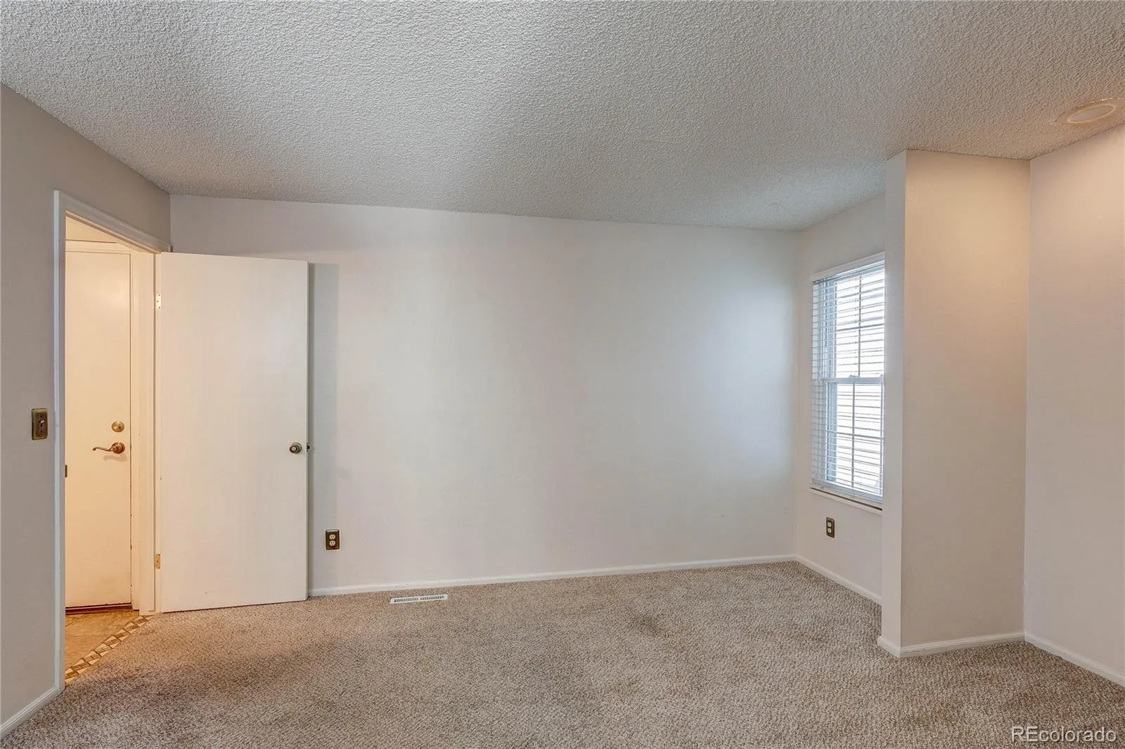 12943 E Cornell Avenue Aurora CO 80014 | MLS #REC4664013 09242026000048 1600 14