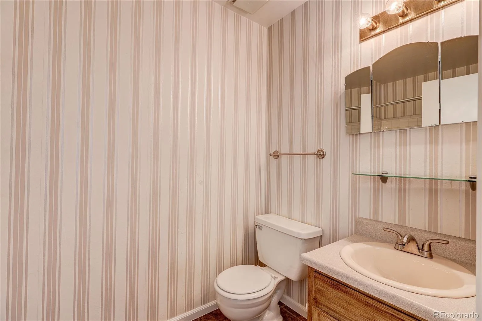 12943 E Cornell Avenue Aurora CO 80014 | MLS #REC4664013 09242026000048 1600 28