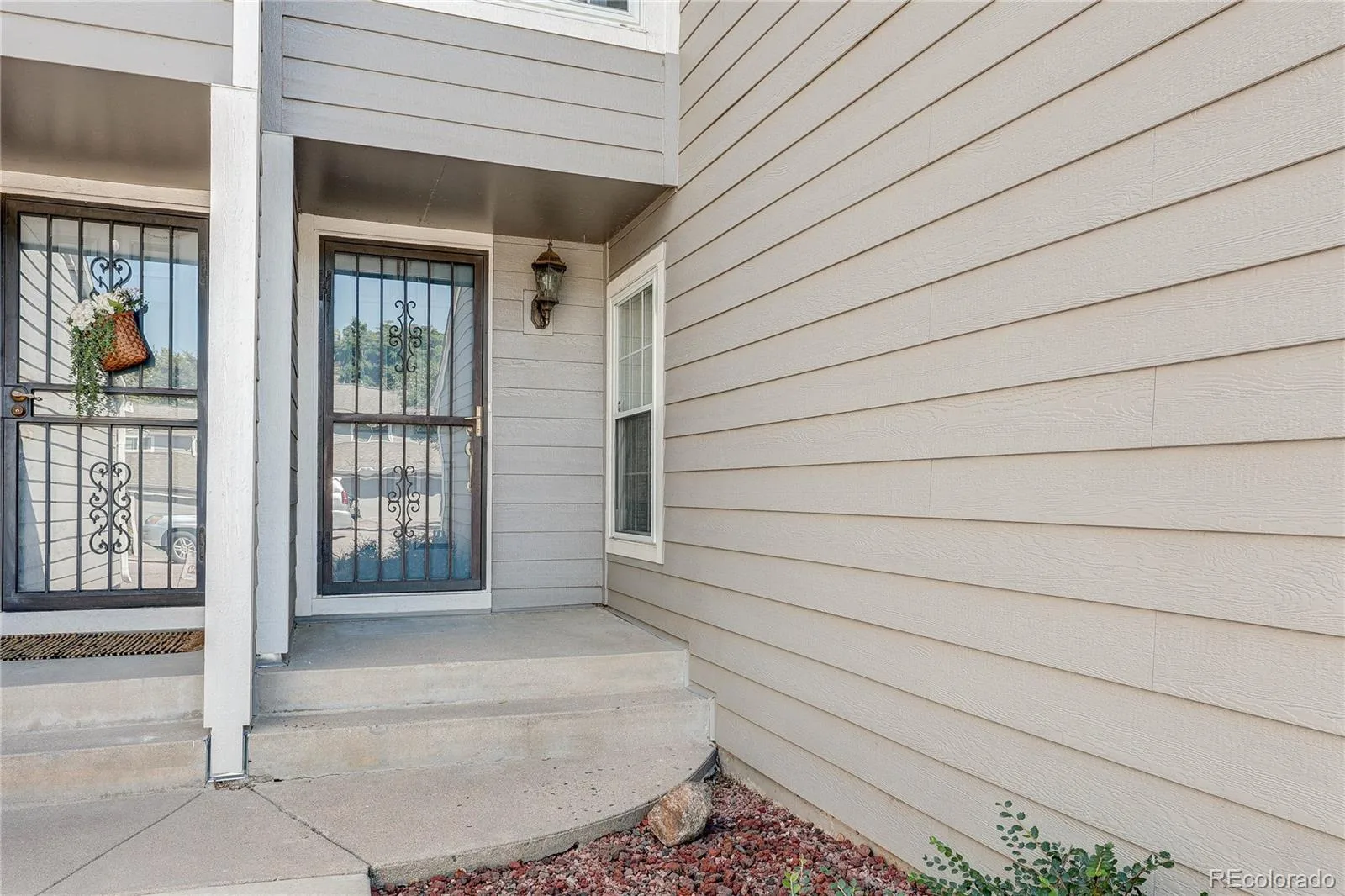 12943 E Cornell Avenue Aurora CO 80014 | MLS #REC4664013 09242026000048 1600 34