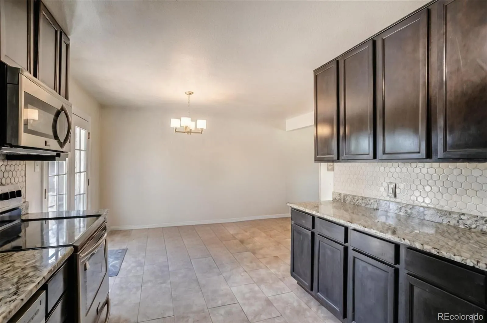 10250 W 65th Avenue Arvada CO 80004 MLS #REC4666891 04282026185118 1600 7