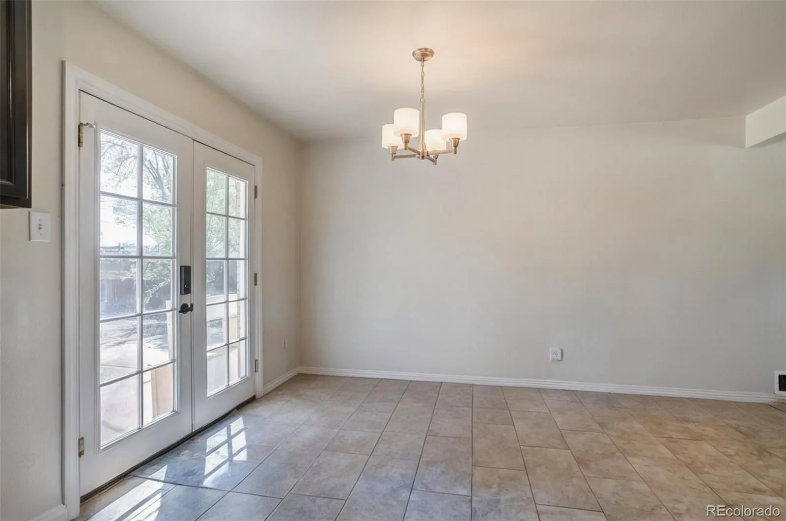 10250 W 65th Avenue Arvada CO 80004 MLS #REC4666891 04282026185118 1600 8