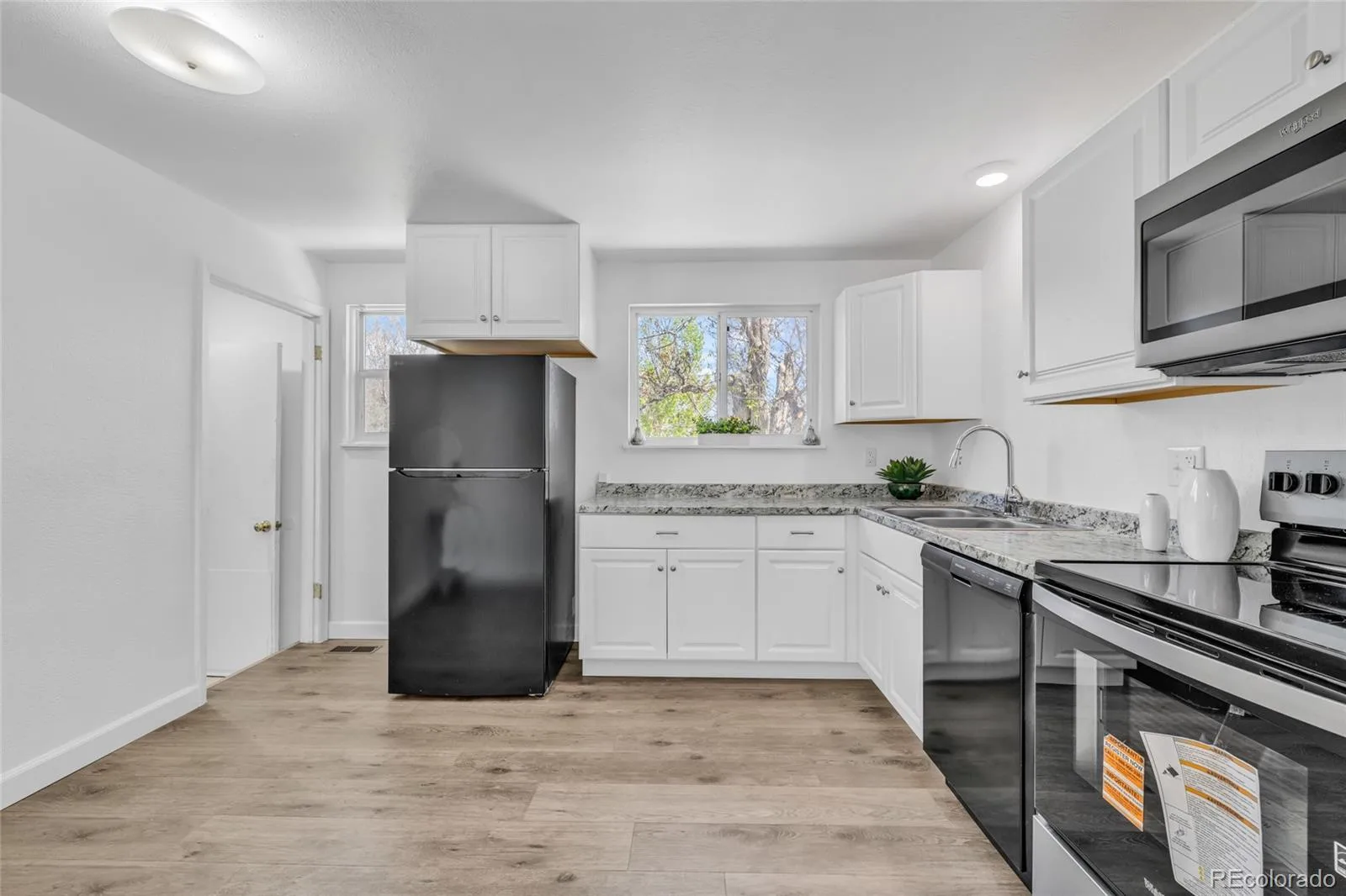 15949 E Brunswick Drive Aurora CO 80013 | MLS #REC4667010 08192026045946 1600 13