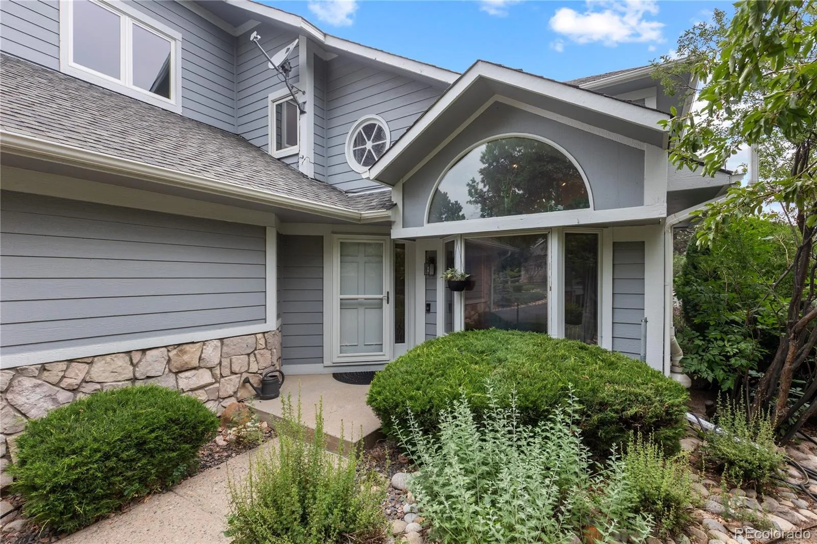 2212 Emerald Drive Castle Rock CO 80104 | MLS #REC4670824 08302026154439 1600 2