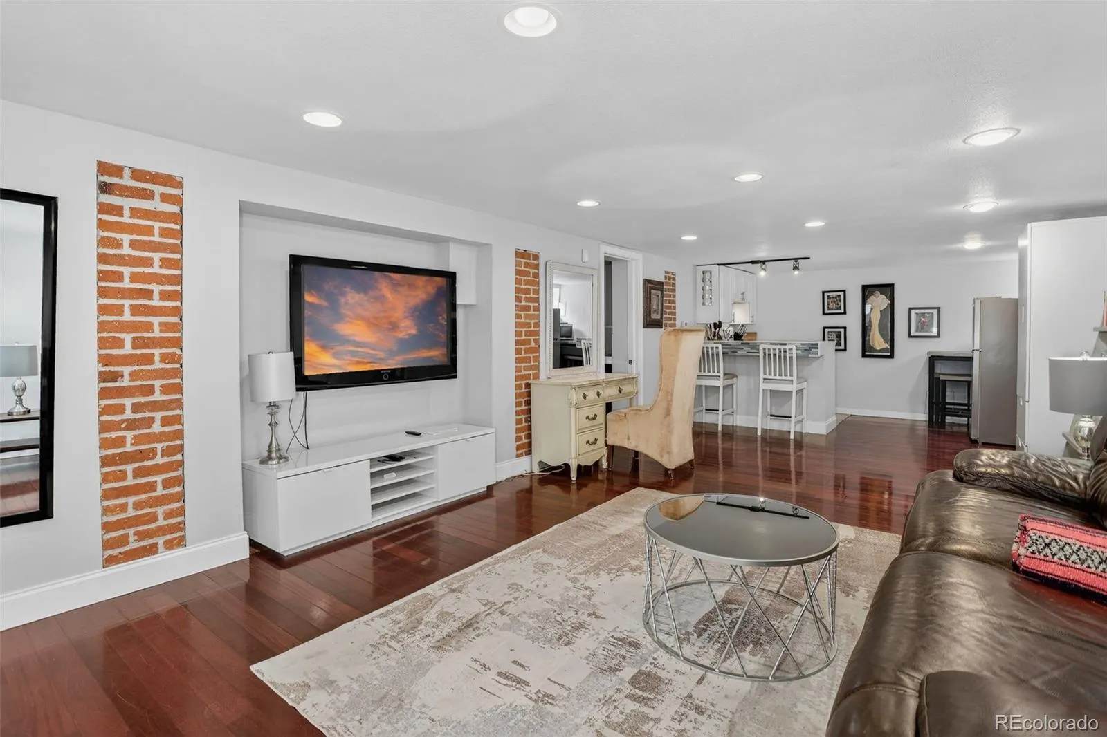 04172026234214 1600 25