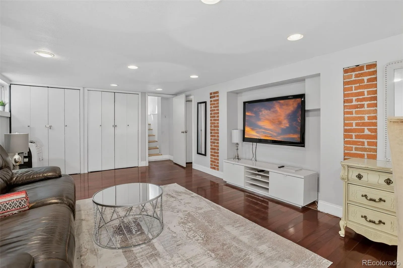 04172026234214 1600 26