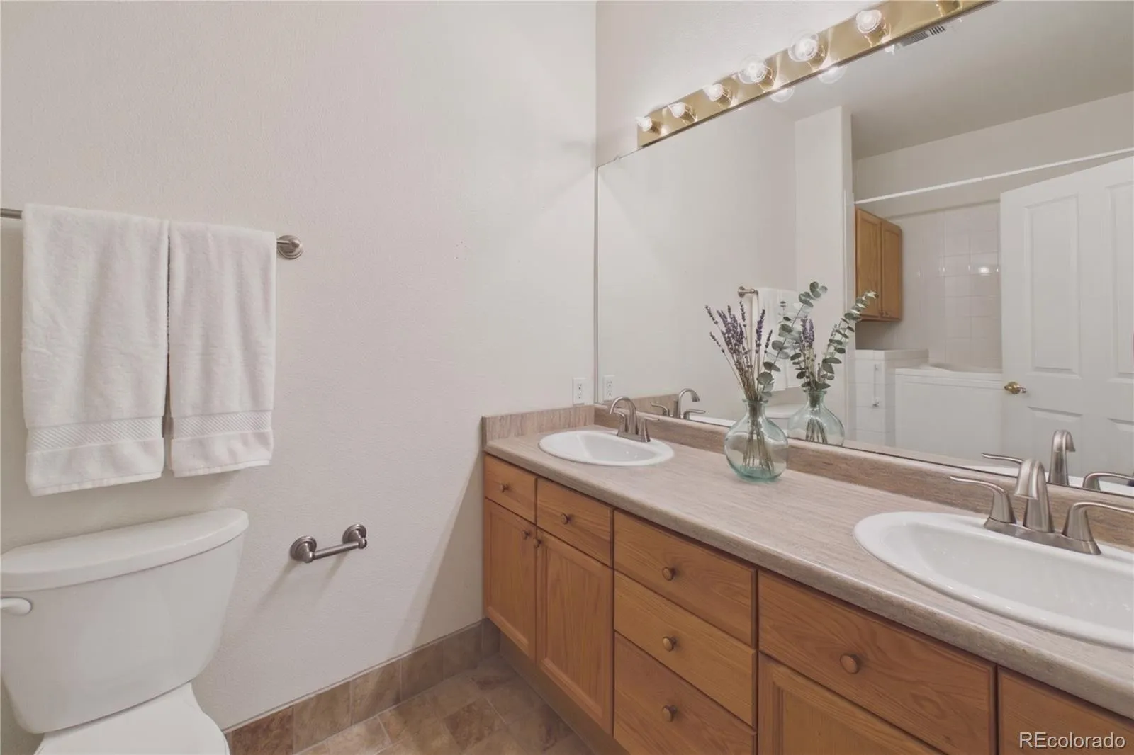 4025 S Dillon Way #102 Aurora CO 80014 MLS #REC4671981 05072026163705 1600 7