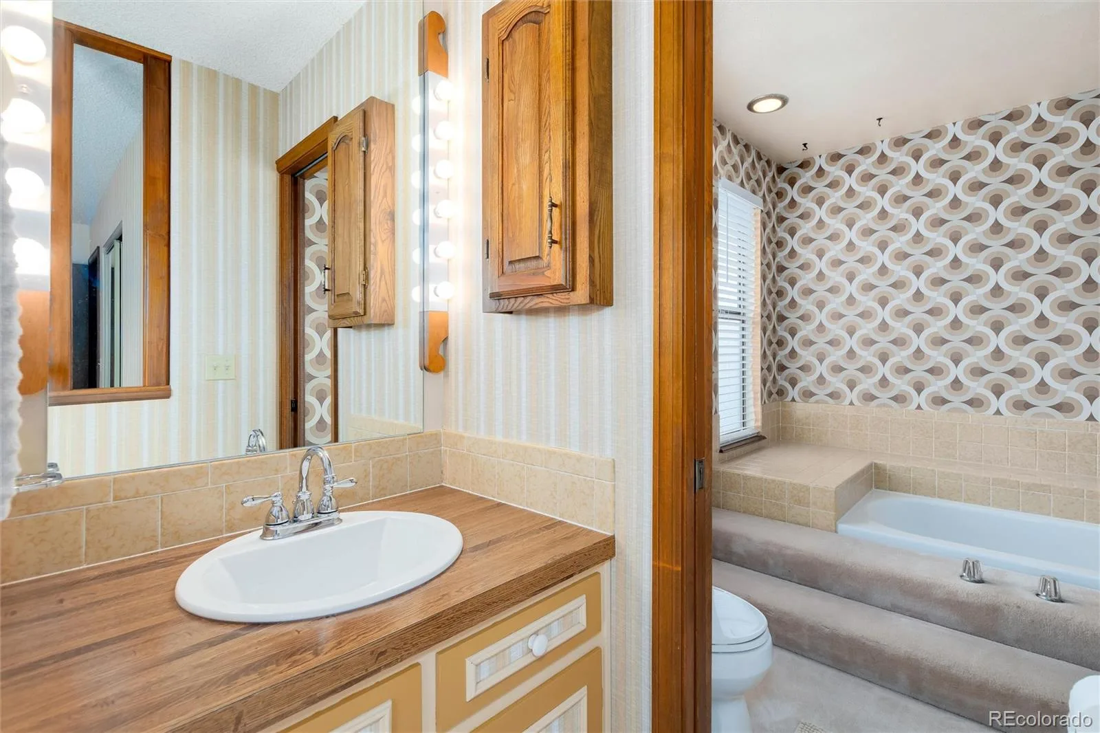8055 Newman Street Arvada CO 80005 | MLS #REC4672636 08132026175435 1600 18