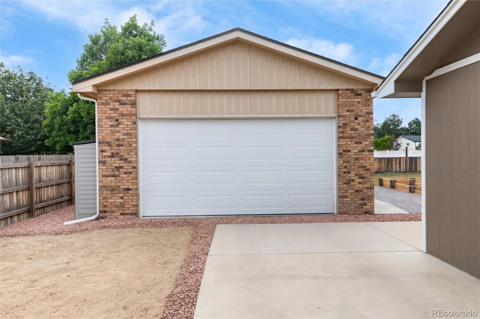 8055 Newman Street Arvada CO 80005 | MLS #REC4672636 08132026175435 1600 2