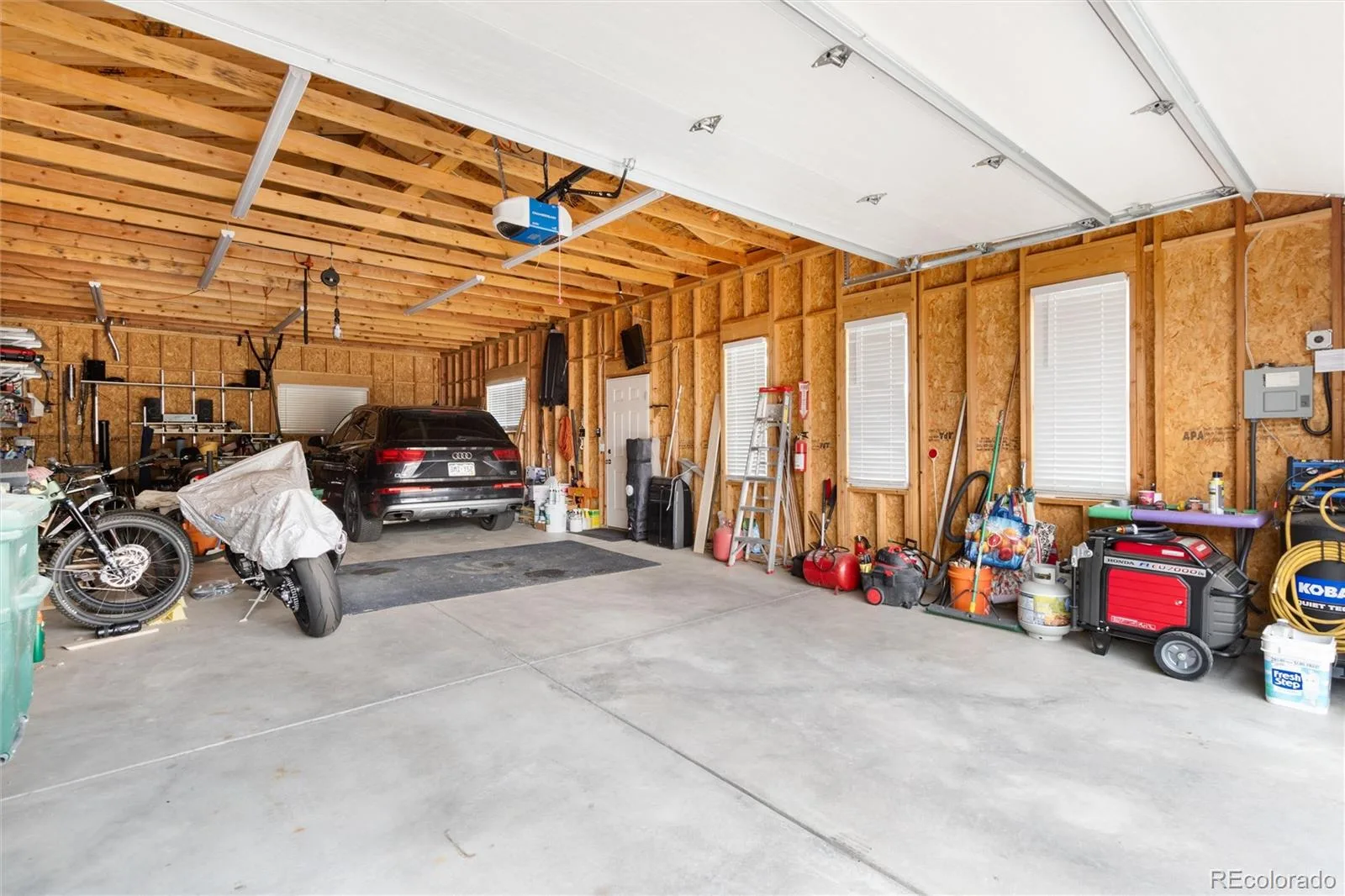8055 Newman Street Arvada CO 80005 | MLS #REC4672636 08132026175435 1600 4