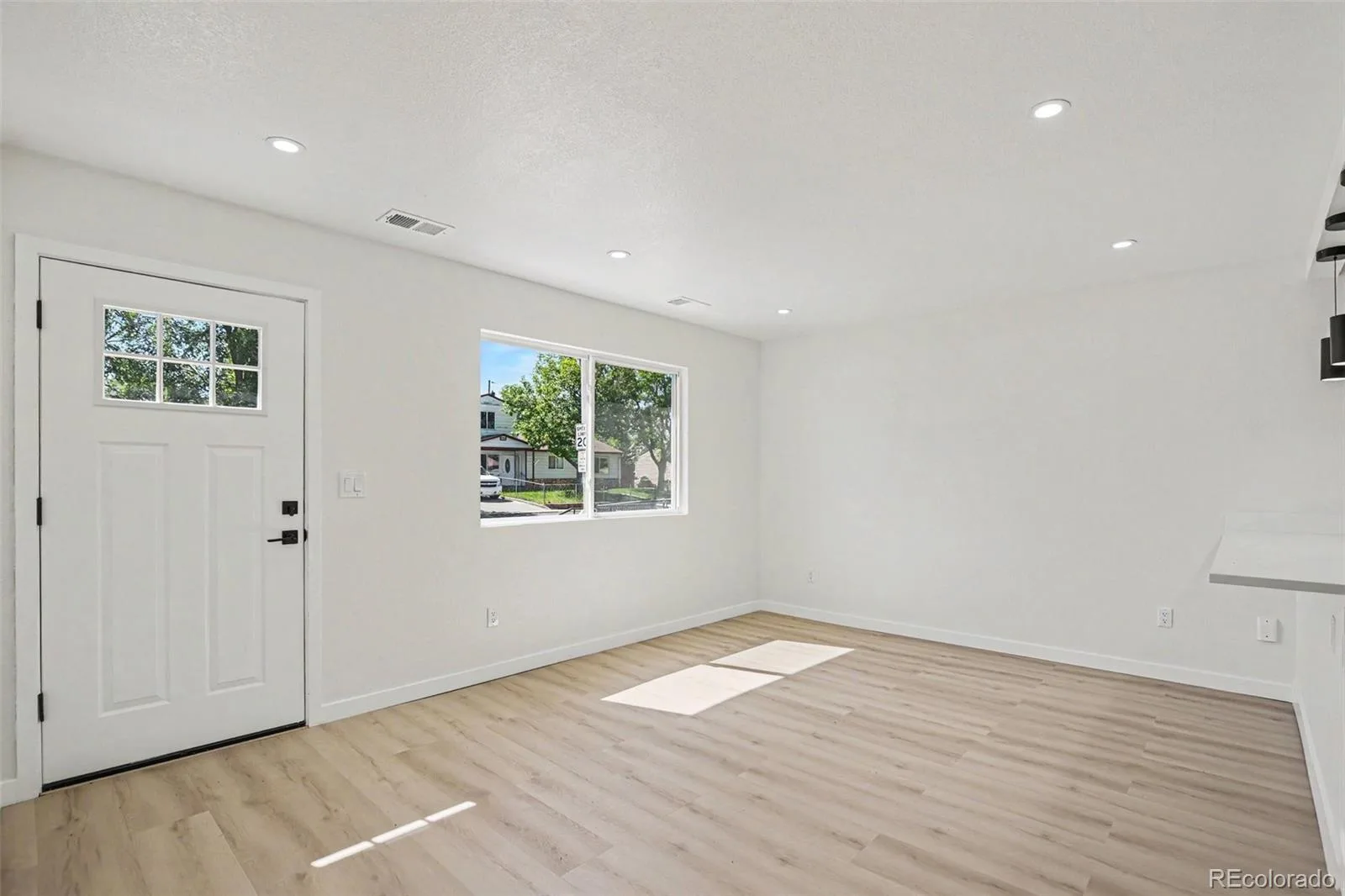 7731 Kearney Drive Commerce City CO 80022 | MLS #REC4673024 08202026000556 1600 3