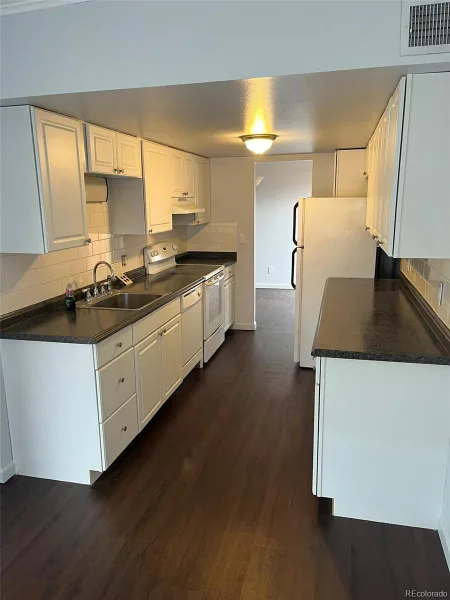 5882 E Ithaca Place #204 Denver CO 80237 | MLS #REC1510246 09232026052602 800 6