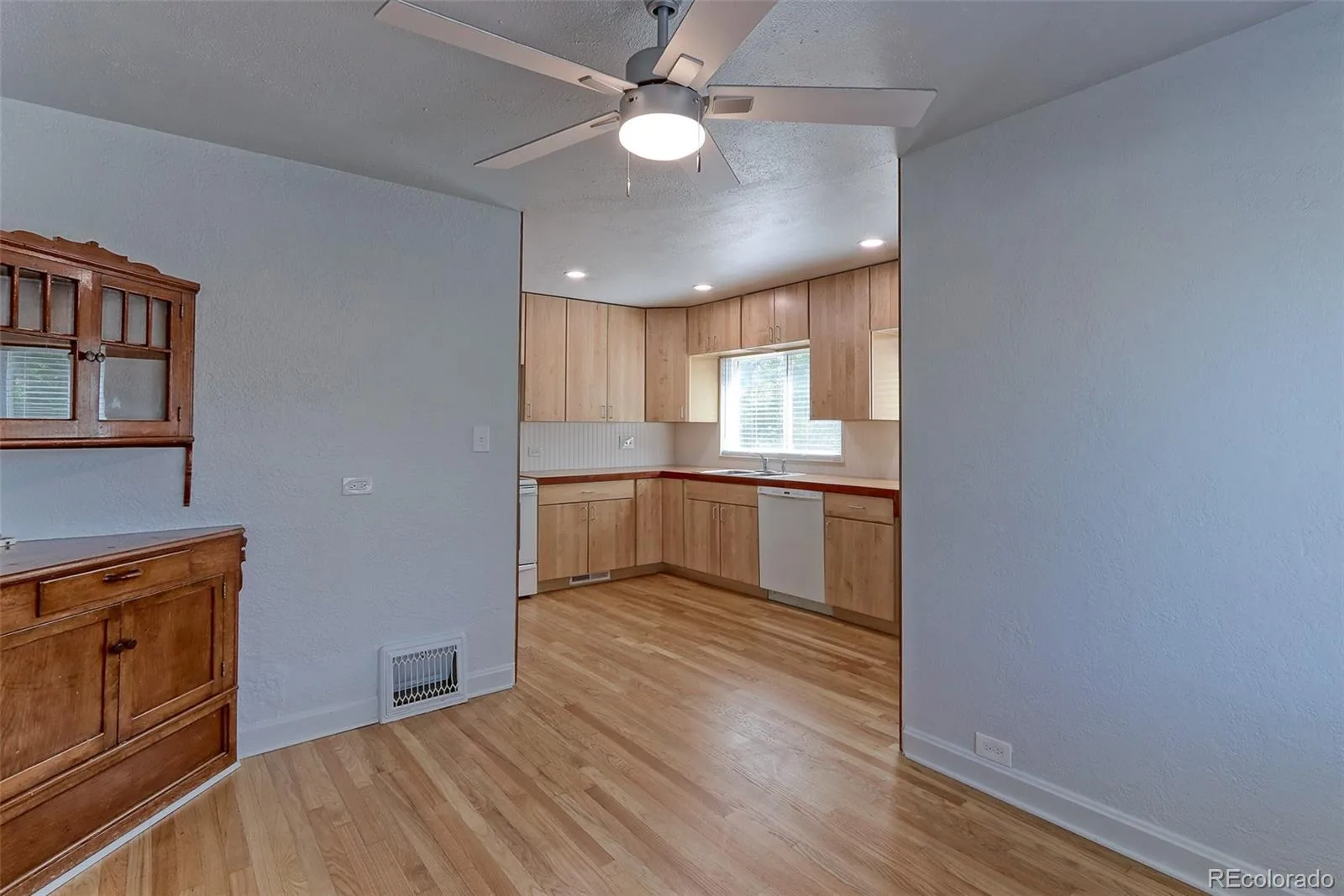 320 S Clay Street Denver CO 80219 | MLS #REC4674350 07302026213636 1600 15