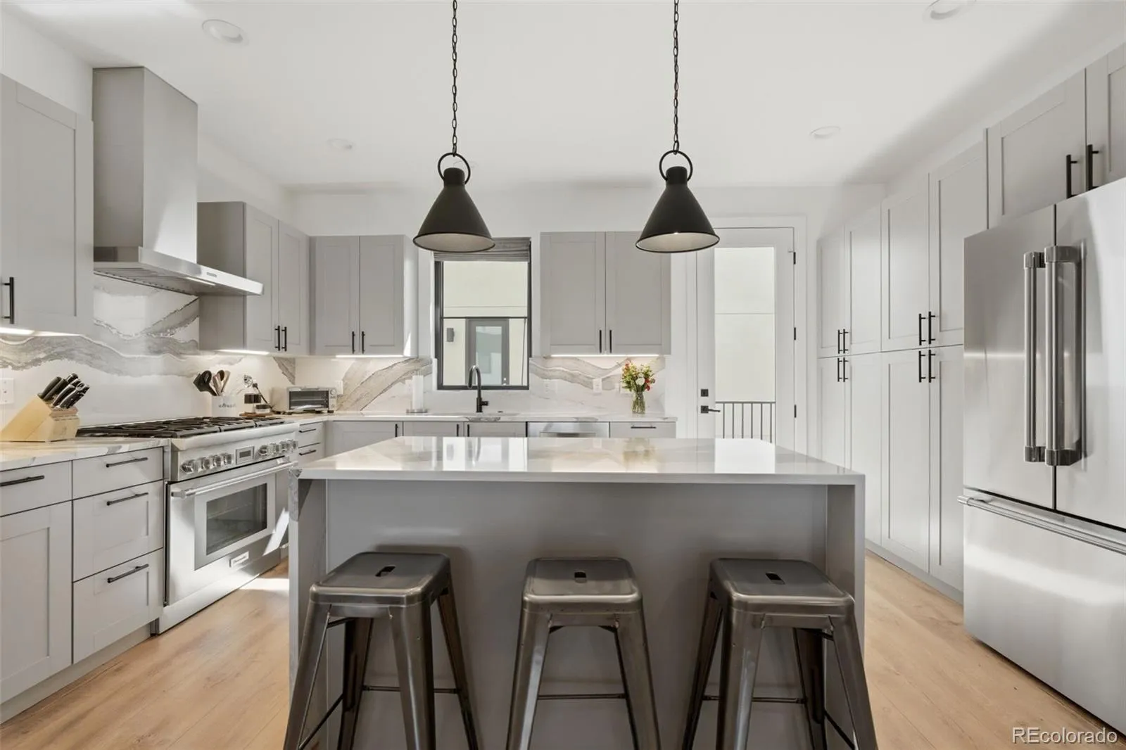 04112026162215 1600 11