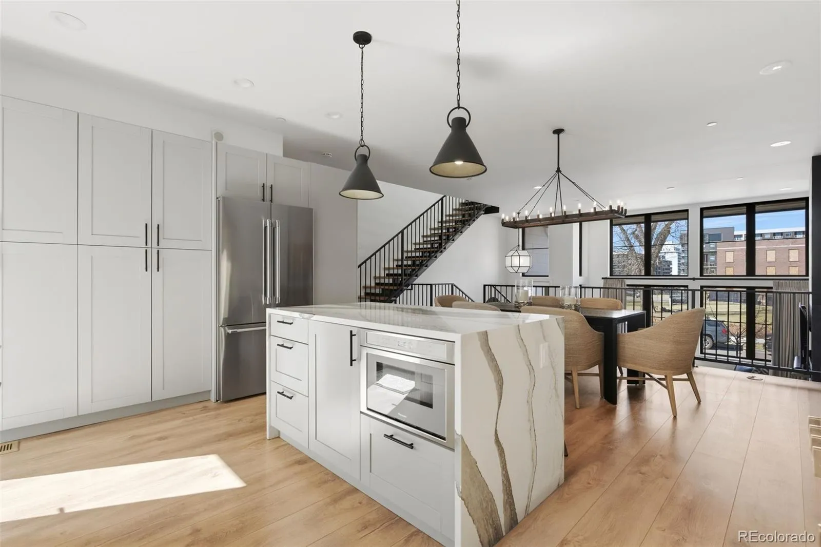 04112026162215 1600 15