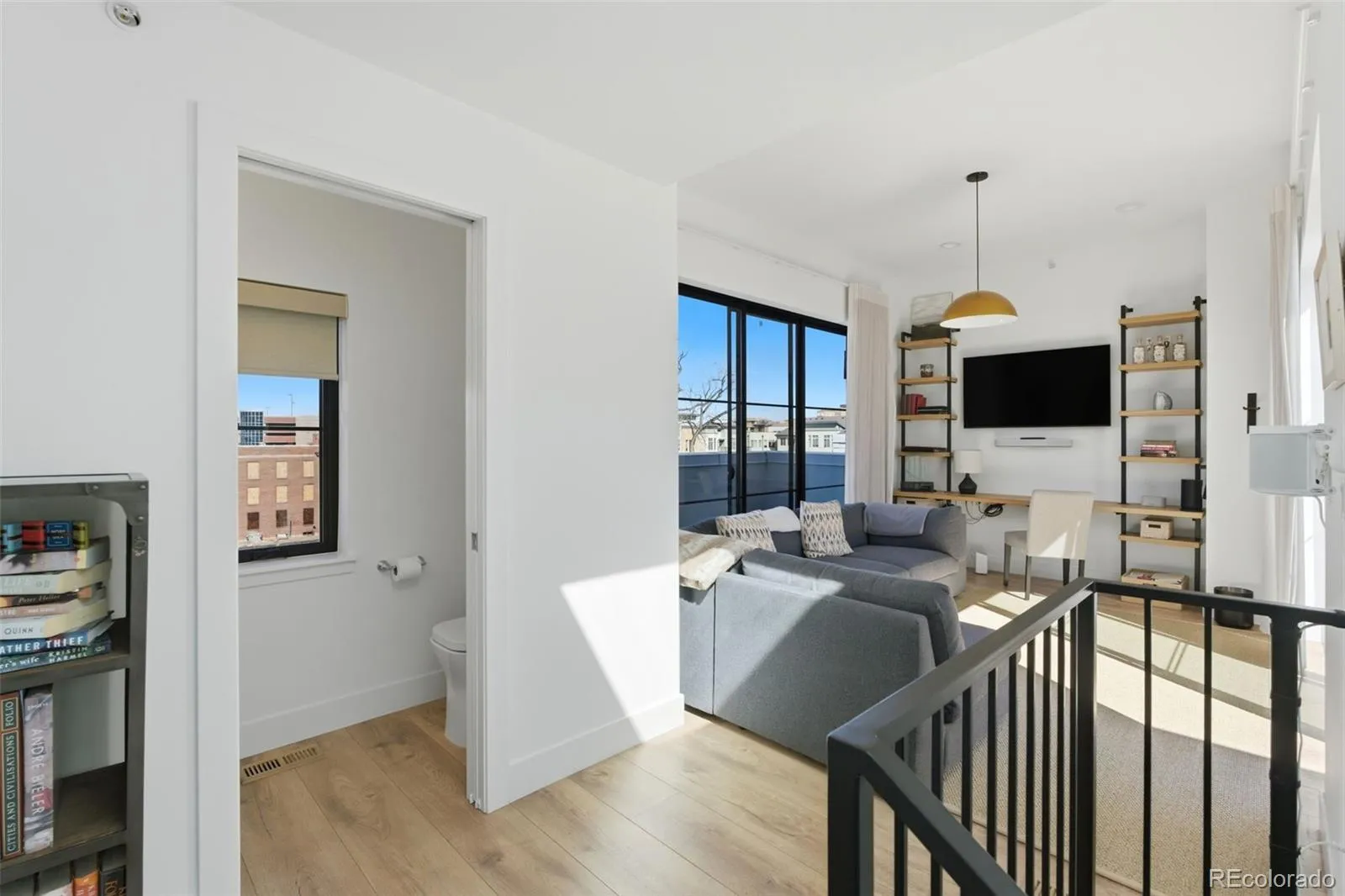 04112026162215 1600 29