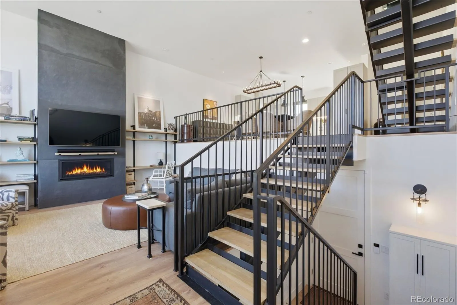 04112026162215 1600 3