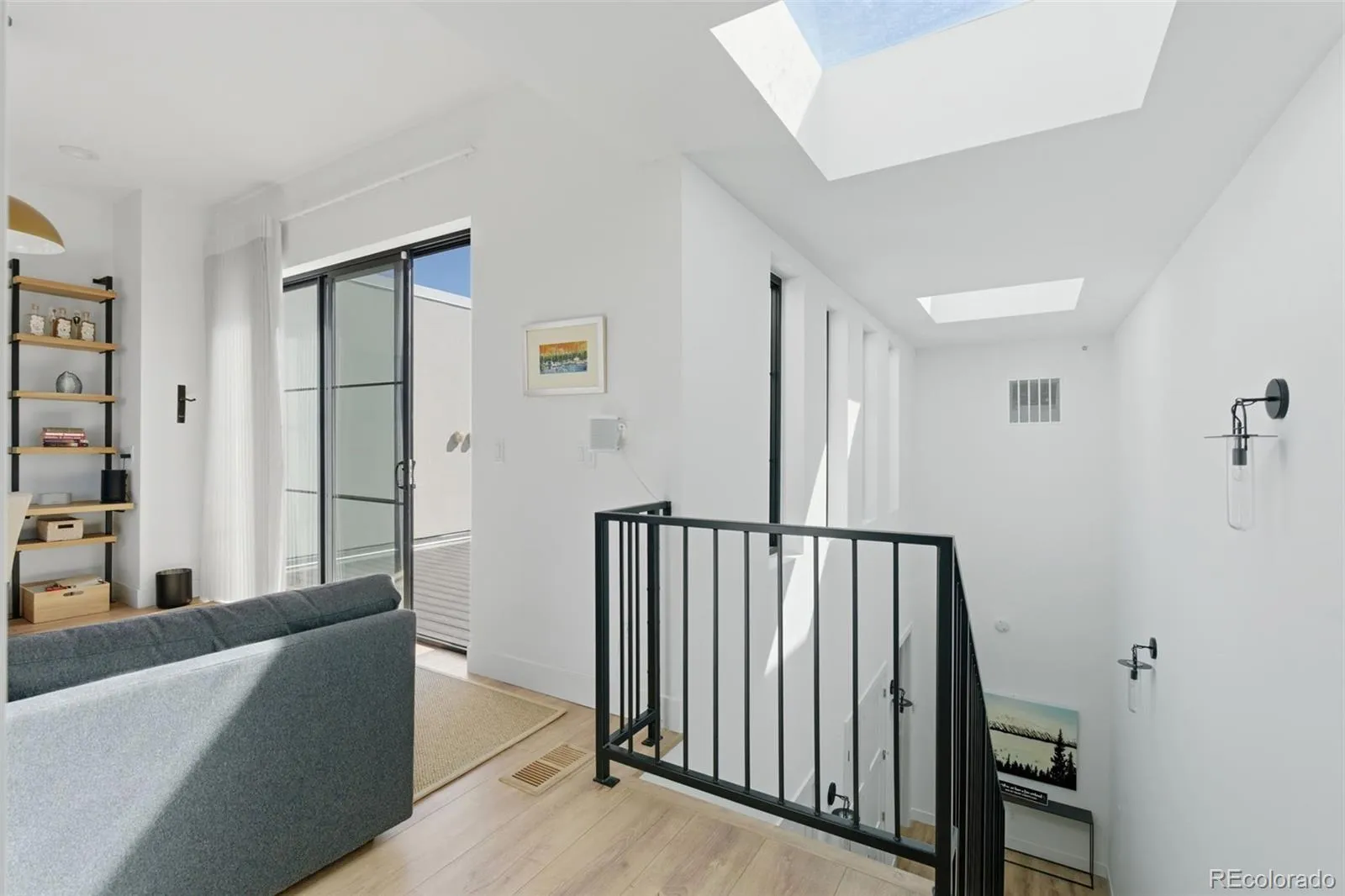 04112026162215 1600 31